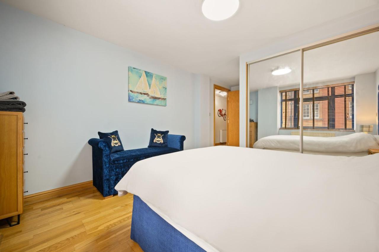 Lovely 2 Double Bedroom Flat With Patio マンチェスター エクステリア 写真