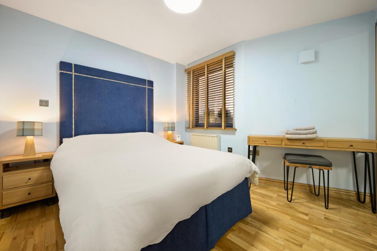Lovely 2 Double Bedroom Flat With Patio マンチェスター エクステリア 写真