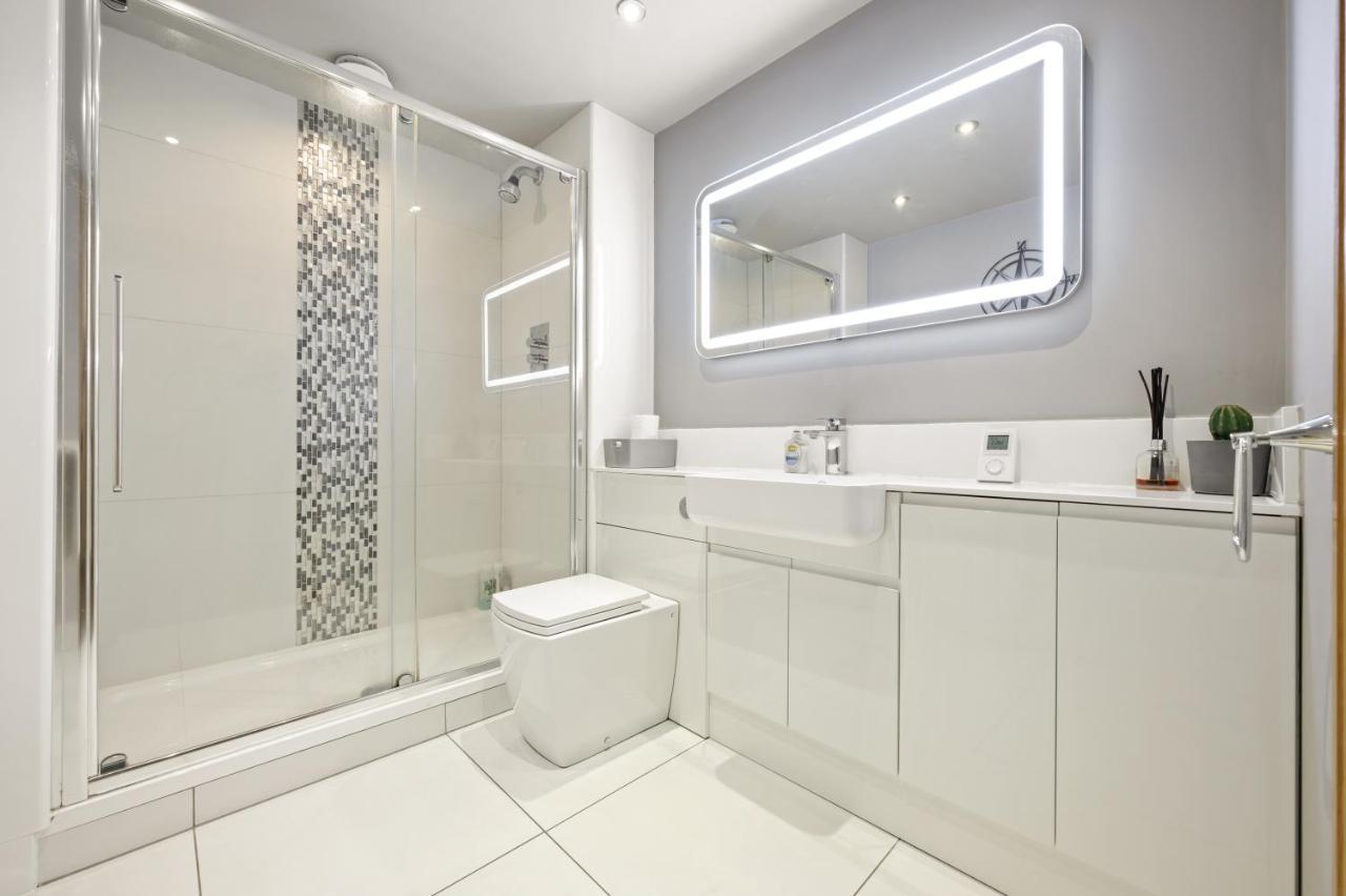 Lovely 2 Double Bedroom Flat With Patio マンチェスター エクステリア 写真