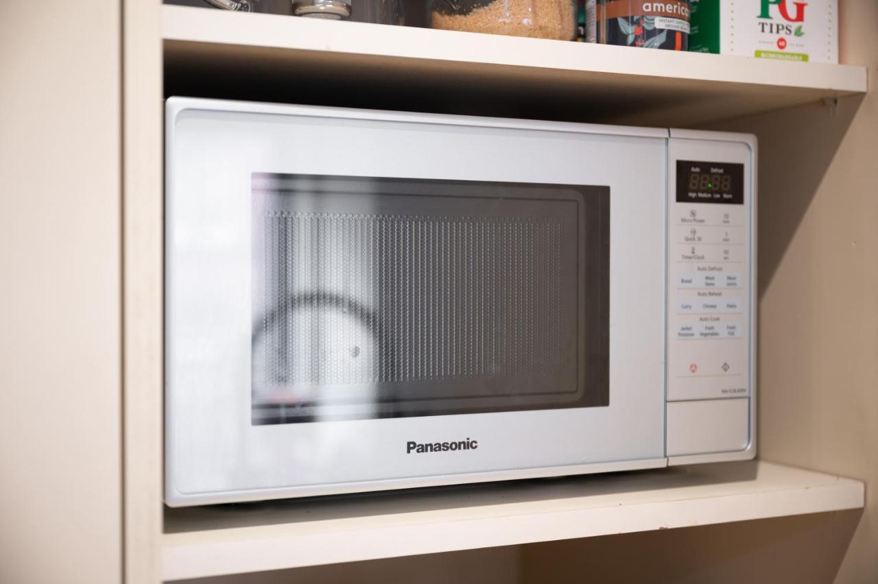 Lovely 2 Double Bedroom Flat With Patio マンチェスター エクステリア 写真
